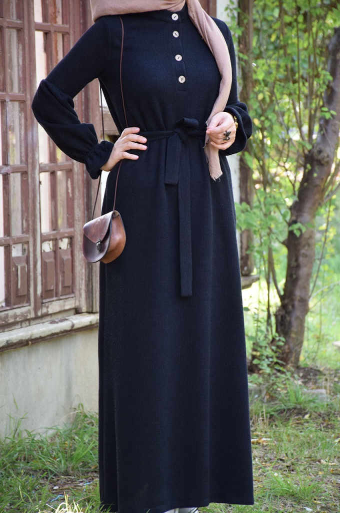 Siyah Renk Triko Elbise