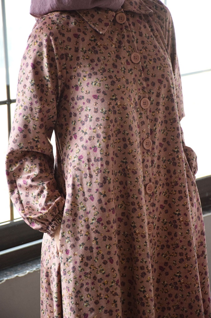 Pembe Renk Çiçekli Kadife Elbise