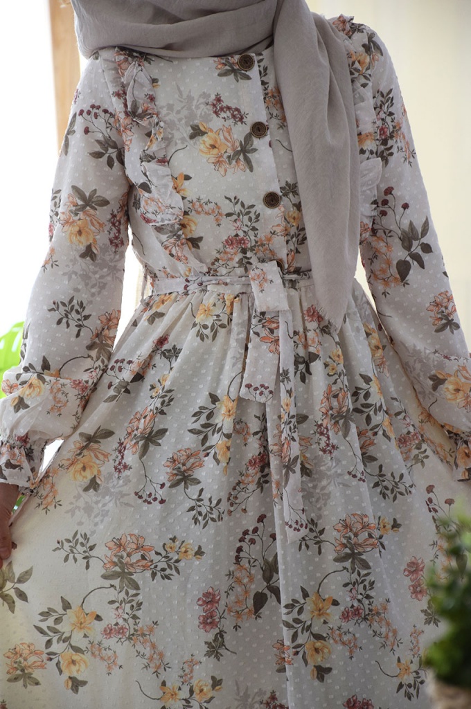 Çiçekli Krem Renk Elbise