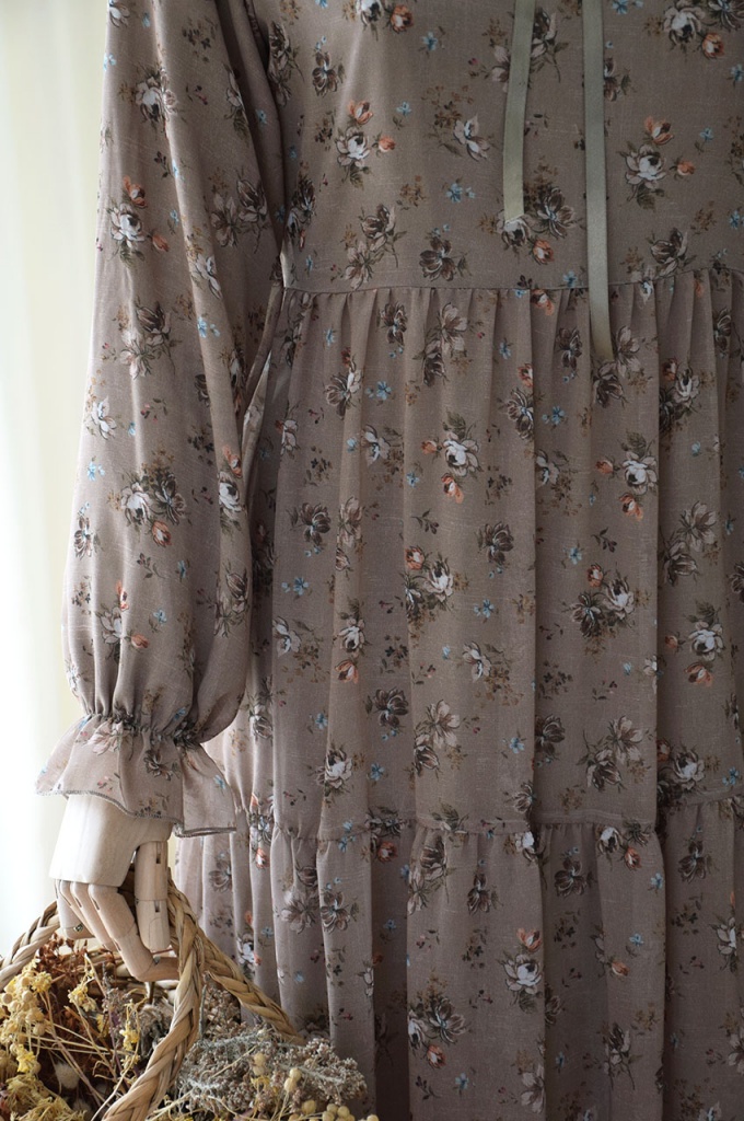 Çiçekli Vizon Renk Şifon Elbise