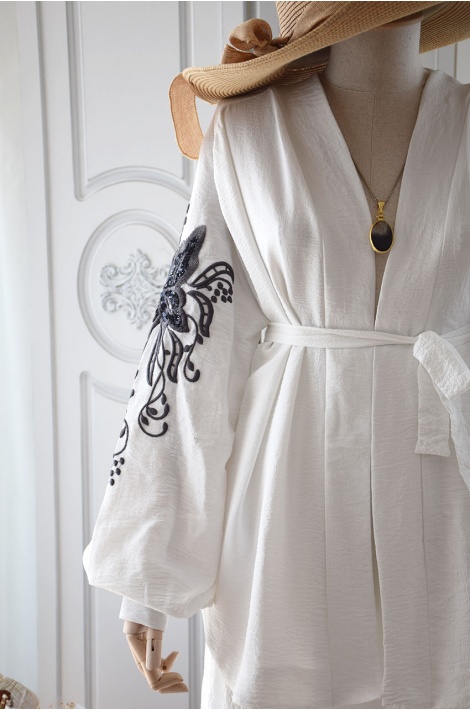 Kelebek Nakışlı Beyaz Renk Kimono