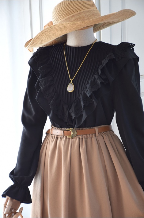 Volanlı Model Siyah Renk Bluz