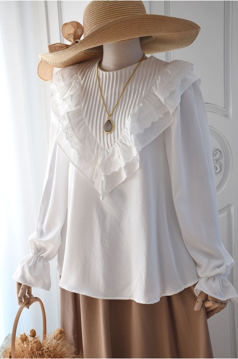 Volanlı Model Beyaz Renk Bluz