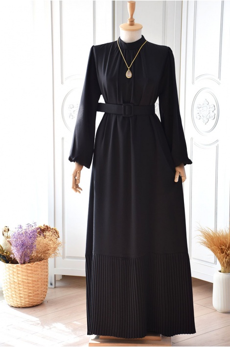Etek Ucu Piliseli İpek Krep Elbise Siyah Renk
