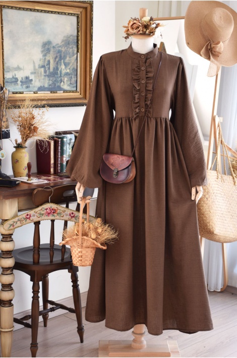 Yakası Fırfırlı Kahverengi Elbise