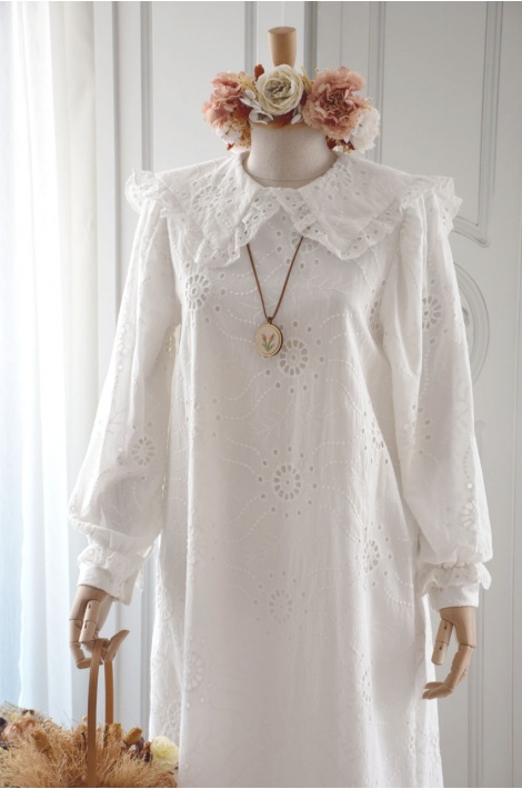 Delik İşi Model Beyaz Renk Elbise