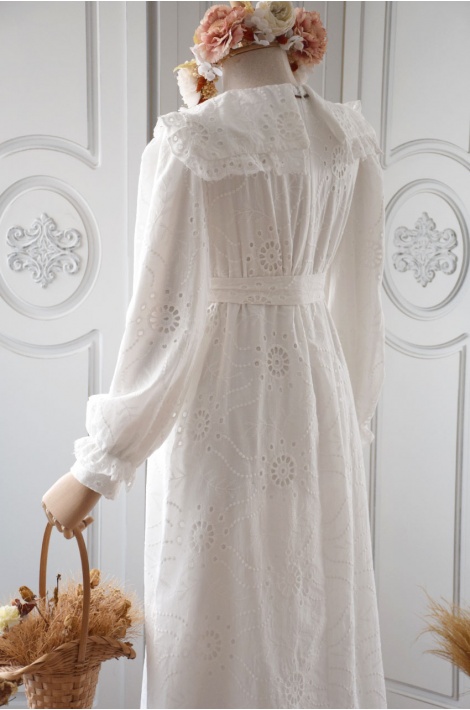 Delik İşi Model Beyaz Renk Elbise