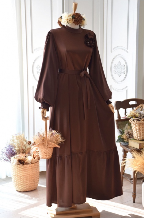 Çiçek İşlemeli Kahverengi Elbise