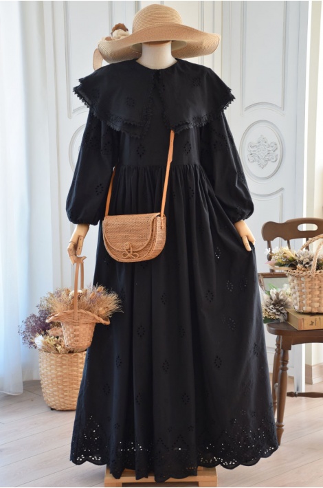 Geniş Yaka Detaylı Brodeli Elbise Siyah Renk