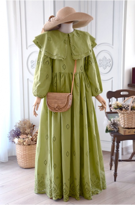 Geniş Yaka Detaylı Brodeli Elbise Kına Yeşili