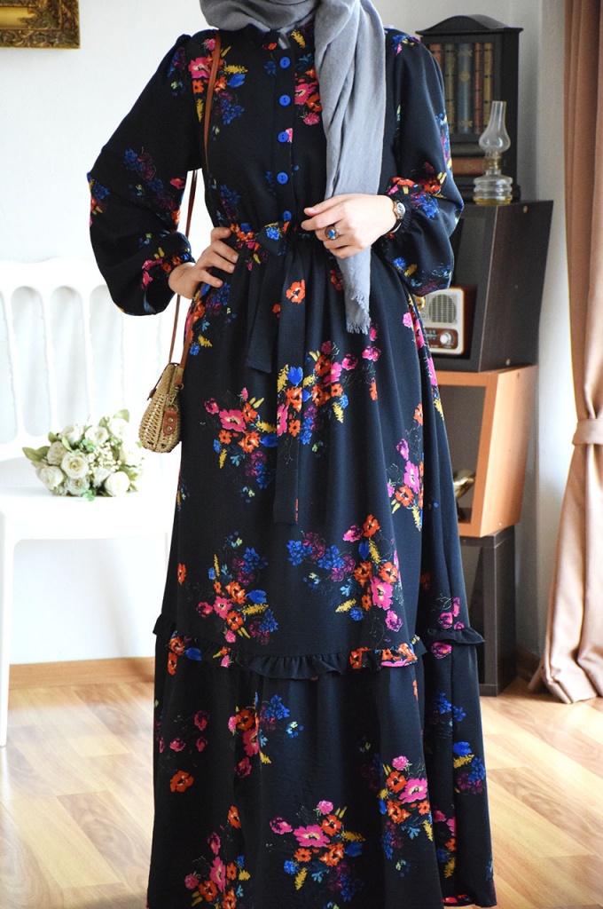 Çiçekli Siyah Renk Krep Elbise