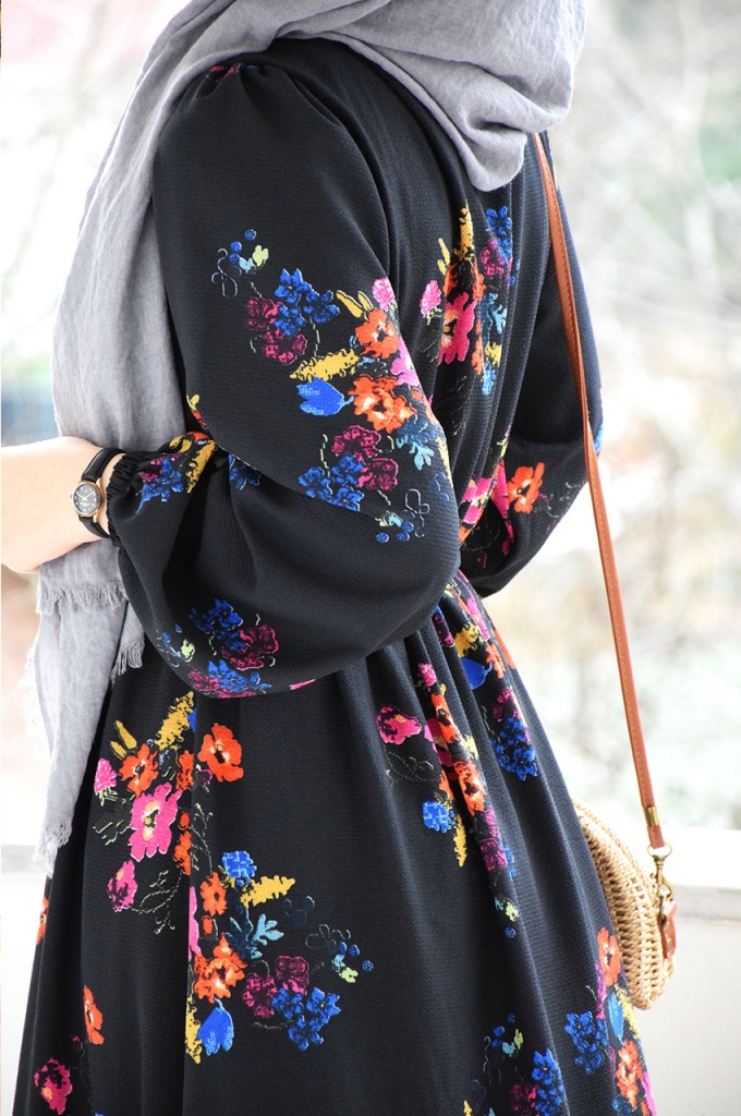 Çiçekli Siyah Renk Krep Elbise